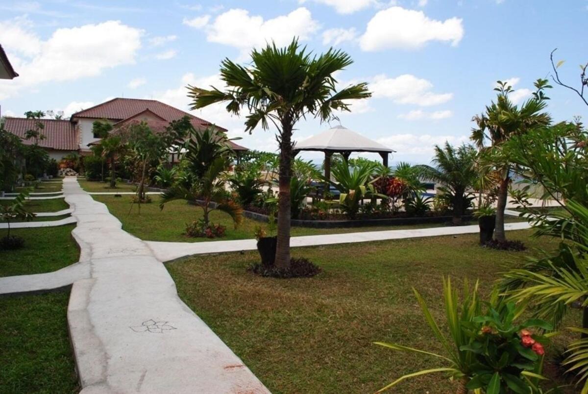 Lombok Beach Hotel Montongbuwoh Exterior photo
